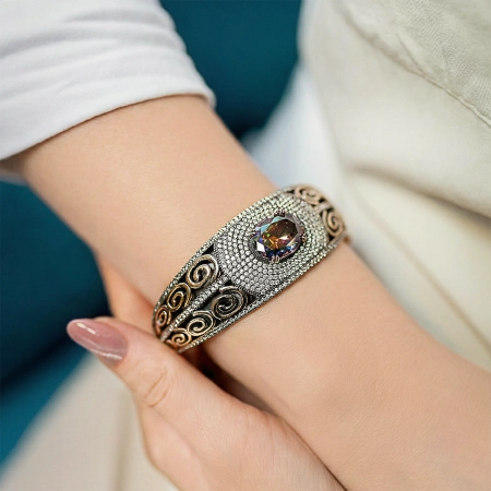 Bransoletka ze srebra 925 i brązu z mistycznym topazem i cyrkoniami