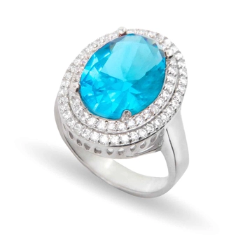 Pierścień ze srebra z błękitnym topazem