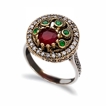 Okrągły pierścień srebrny z rubinem