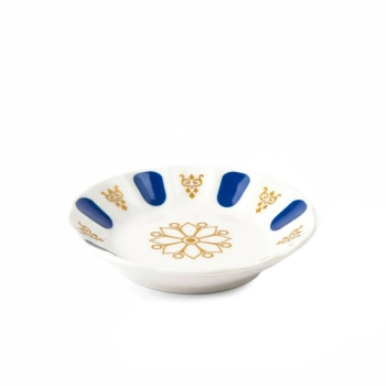 Porcelanowa podstawka pod filiżankę - biało-niebieska ze złotym wzorem 11 cm