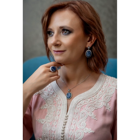 Masywne srebrne kolczyki z kyanitem