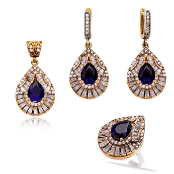 Srebrny komplet z szafirową łezką i podłużnymi cyrkoniami