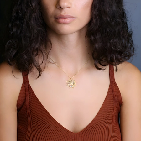 Delikatny pozłacany srebrny naszyjnik z kolorowymi cyrkoniami