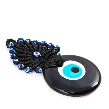 Mała zawieszka z makramą splecioną w pawi ogon