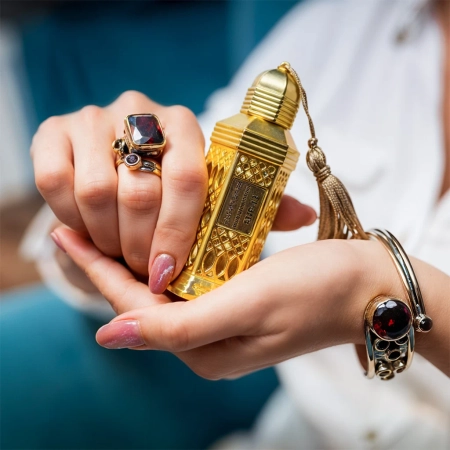 Pierścionek srebrny z prostokątnym granatem - Wyprawa przez orient