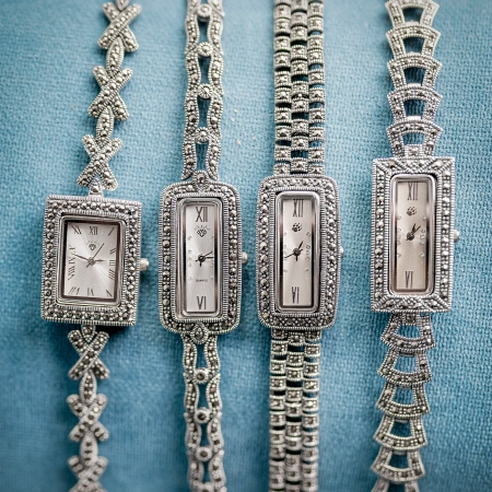 Zegarek srebrny z bransoletą w kształcie kokardek