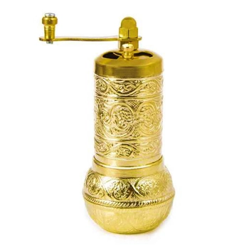 Młynek do przypraw w kolorze złotym