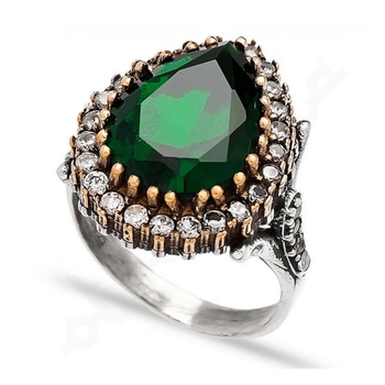Pierścień Sułtanki Hurrem ze szmaragdem